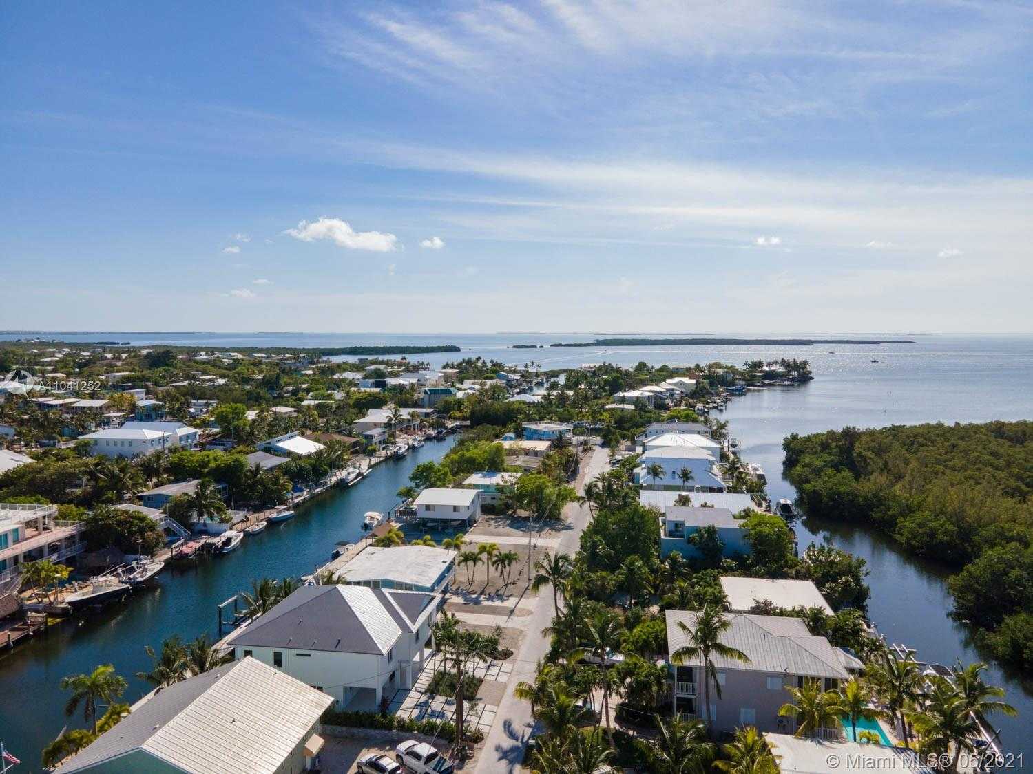 Small Image of 117 MOCKINGBIRD ROAD, Islamorada Number 50