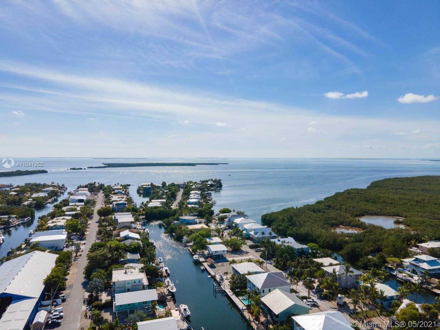 Small Image of 117 MOCKINGBIRD ROAD, Islamorada Number 51