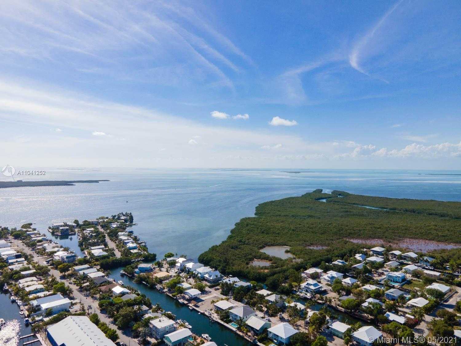 Small Image of 117 MOCKINGBIRD ROAD, Islamorada Number 52