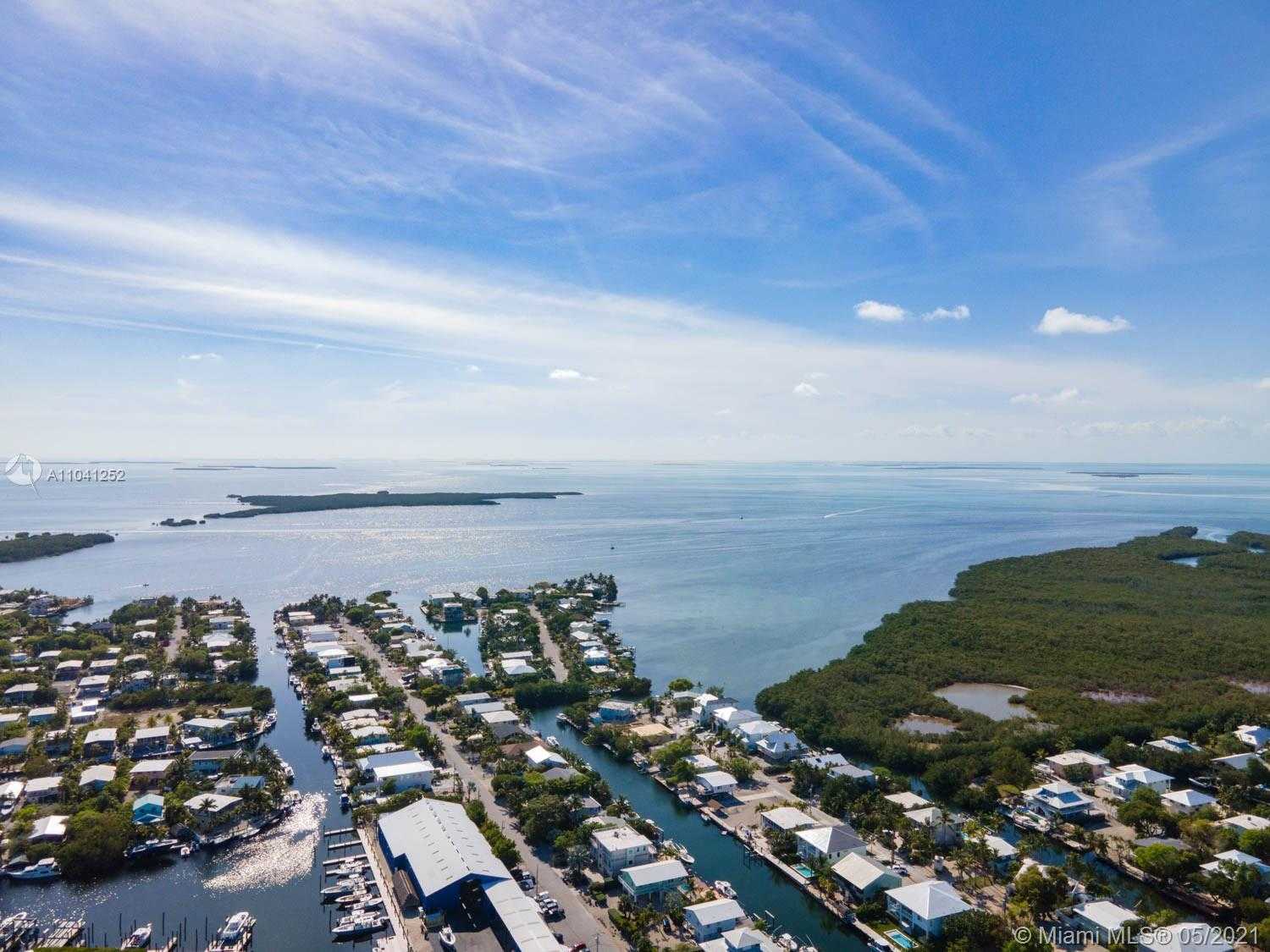 Small Image of 117 MOCKINGBIRD ROAD, Islamorada Number 53