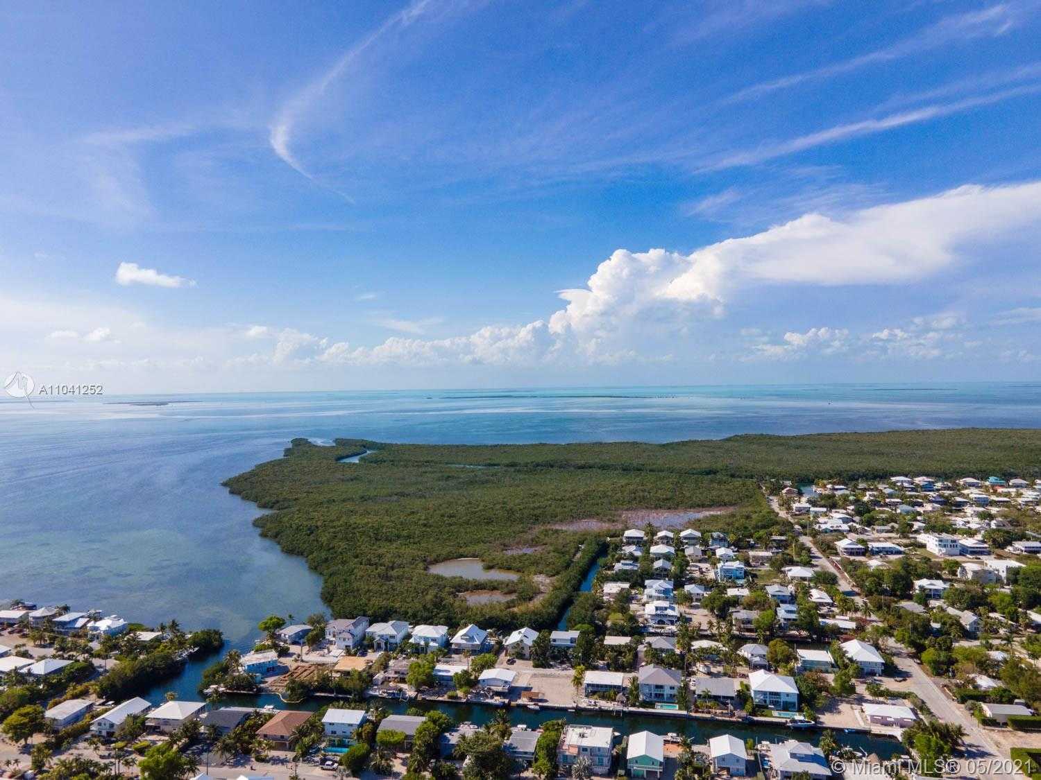 Small Image of 117 MOCKINGBIRD ROAD, Islamorada Number 54