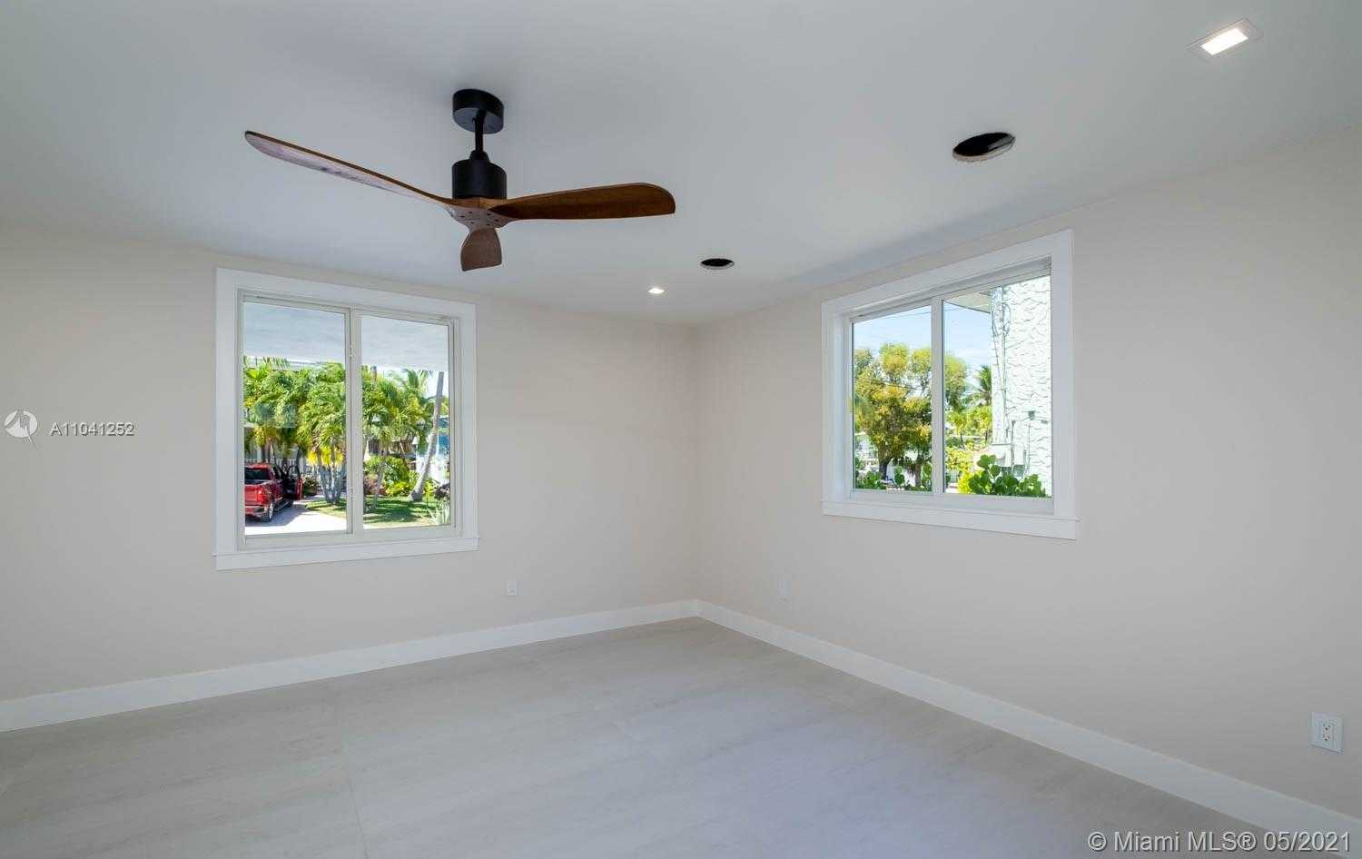 Small Image of 117 MOCKINGBIRD ROAD, Islamorada Number 9