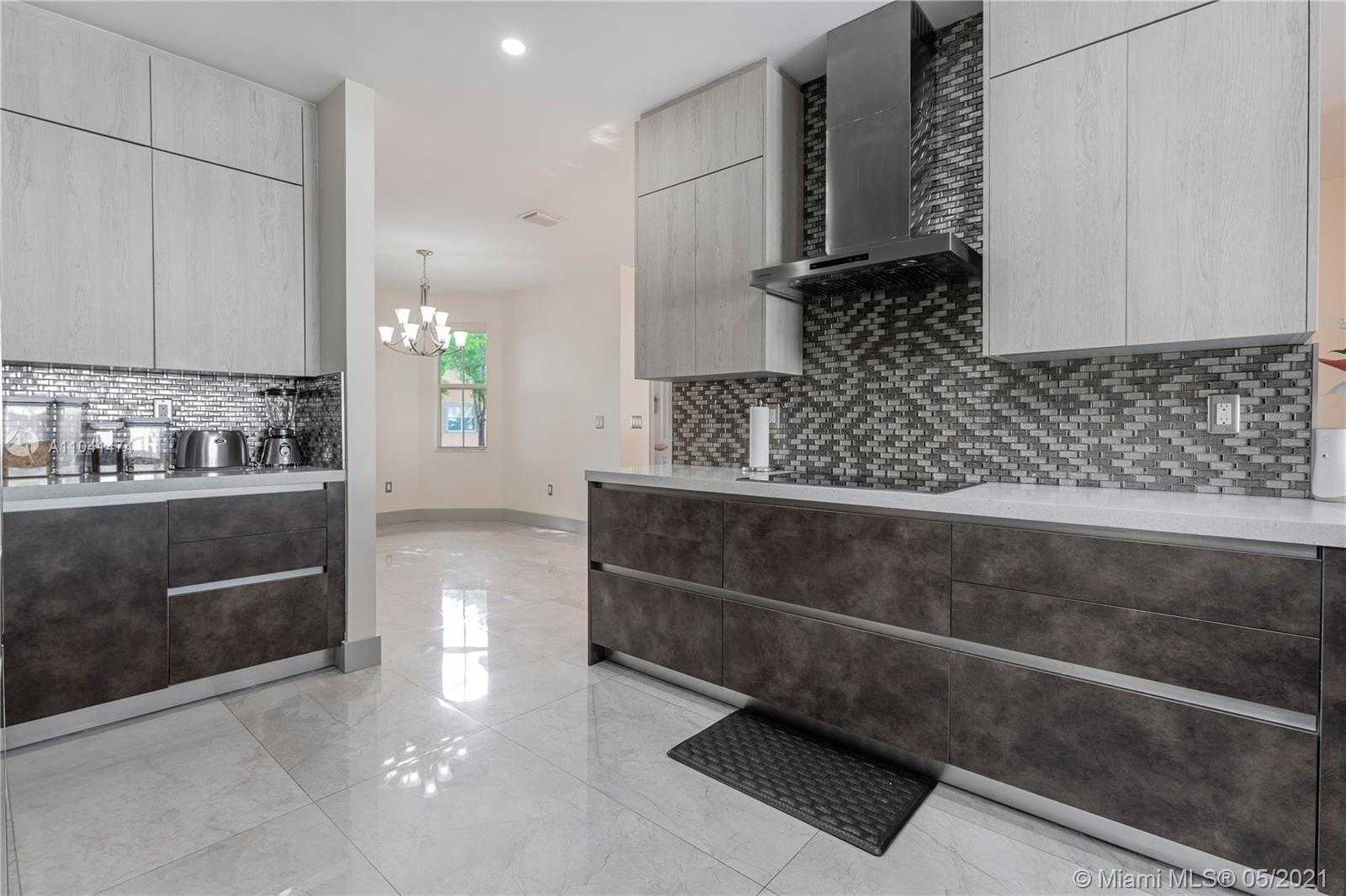 Small Image of 8368 NORTH WEST 114TH PATH, Doral Number 13