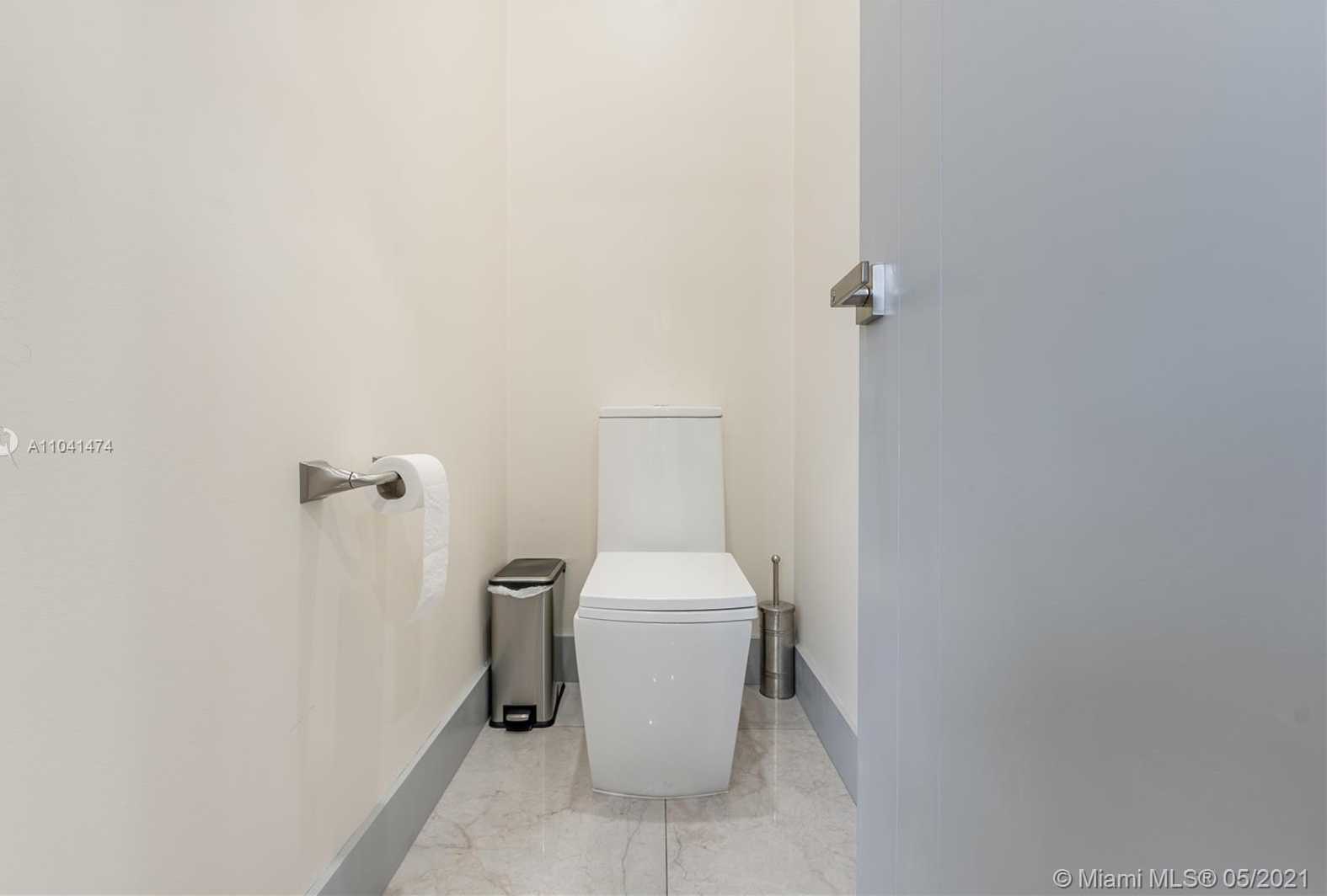 Small Image of 8368 NORTH WEST 114TH PATH, Doral Number 27
