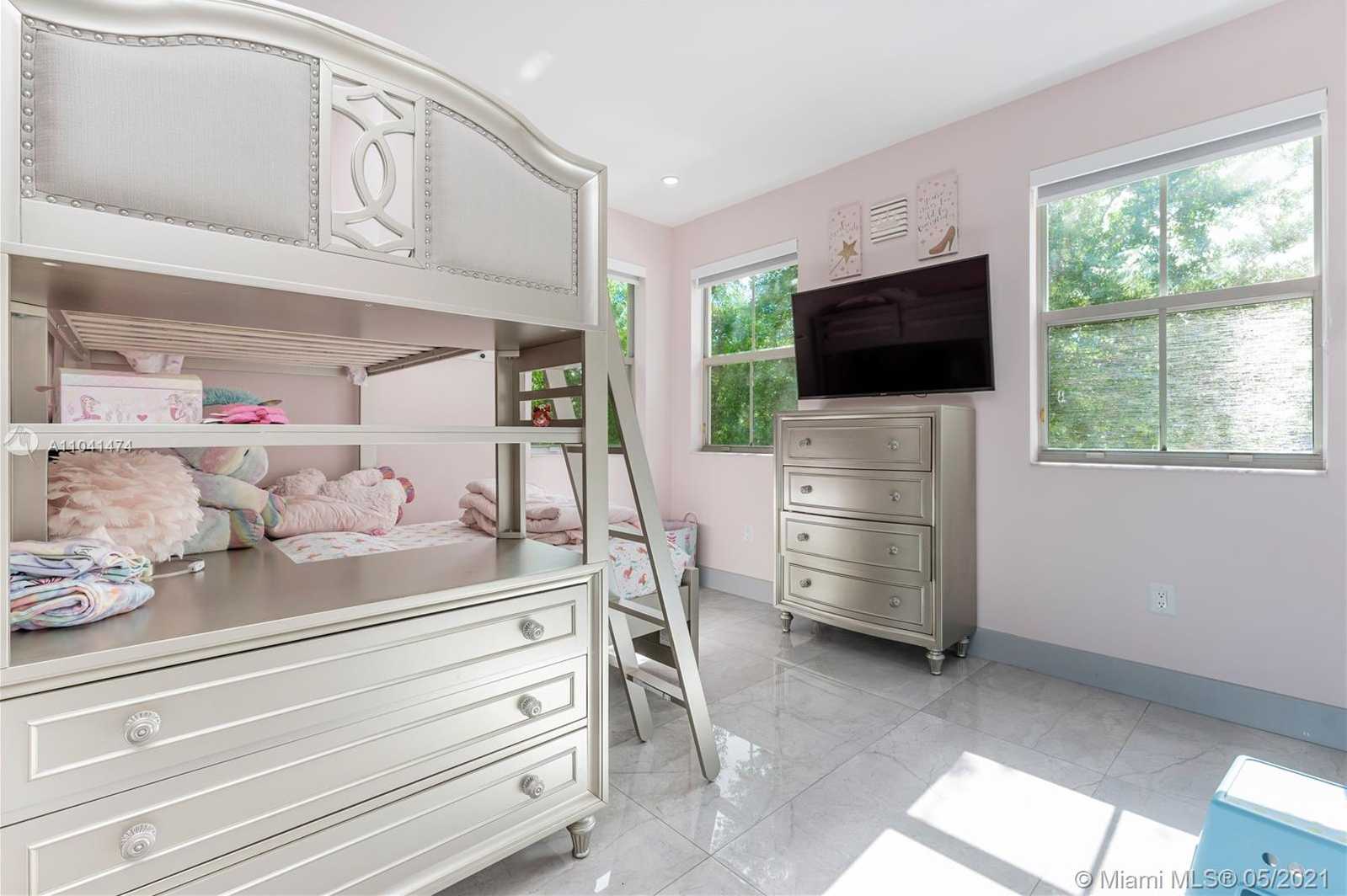 Small Image of 8368 NORTH WEST 114TH PATH, Doral Number 28