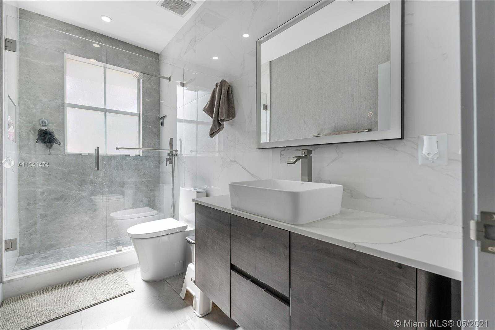 Small Image of 8368 NORTH WEST 114TH PATH, Doral Number 32