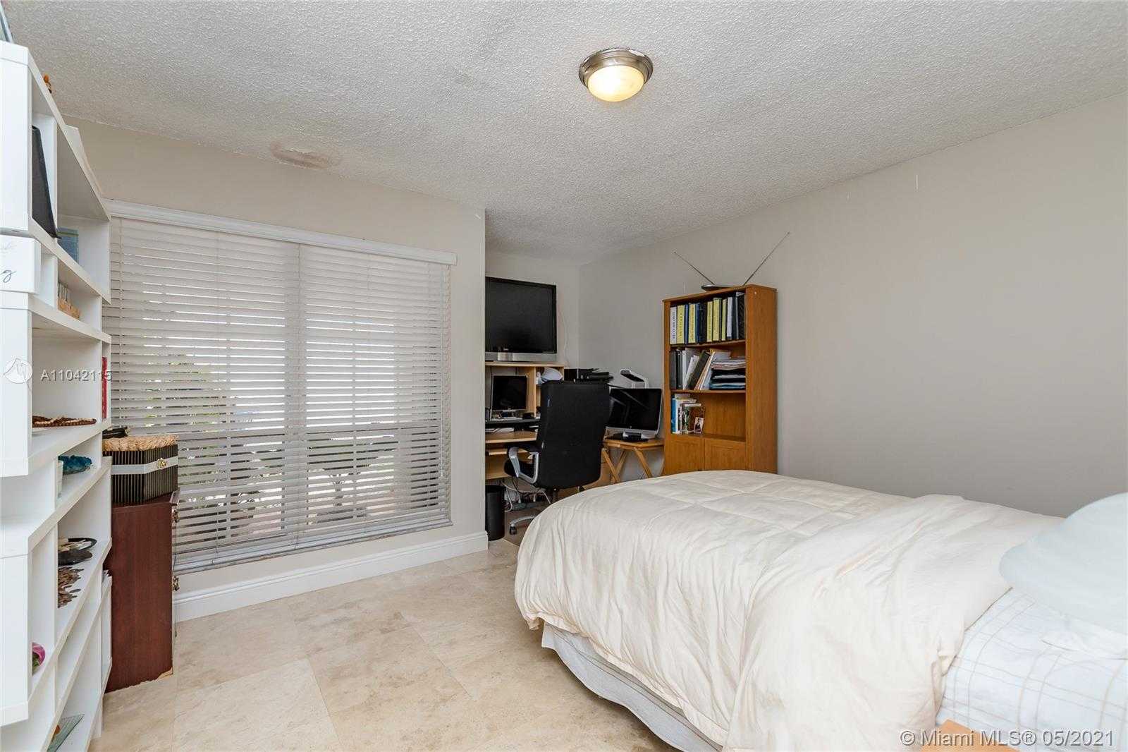 Small Image of 10387 NORTH WEST 43RD TER, Doral Number 10