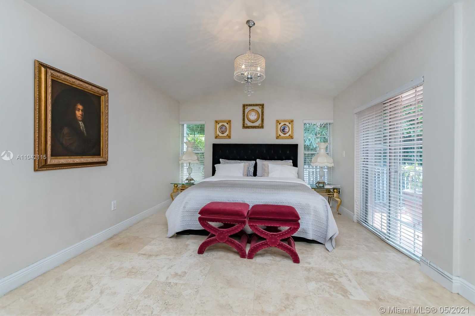 Small Image of 10387 NORTH WEST 43RD TER, Doral Number 7