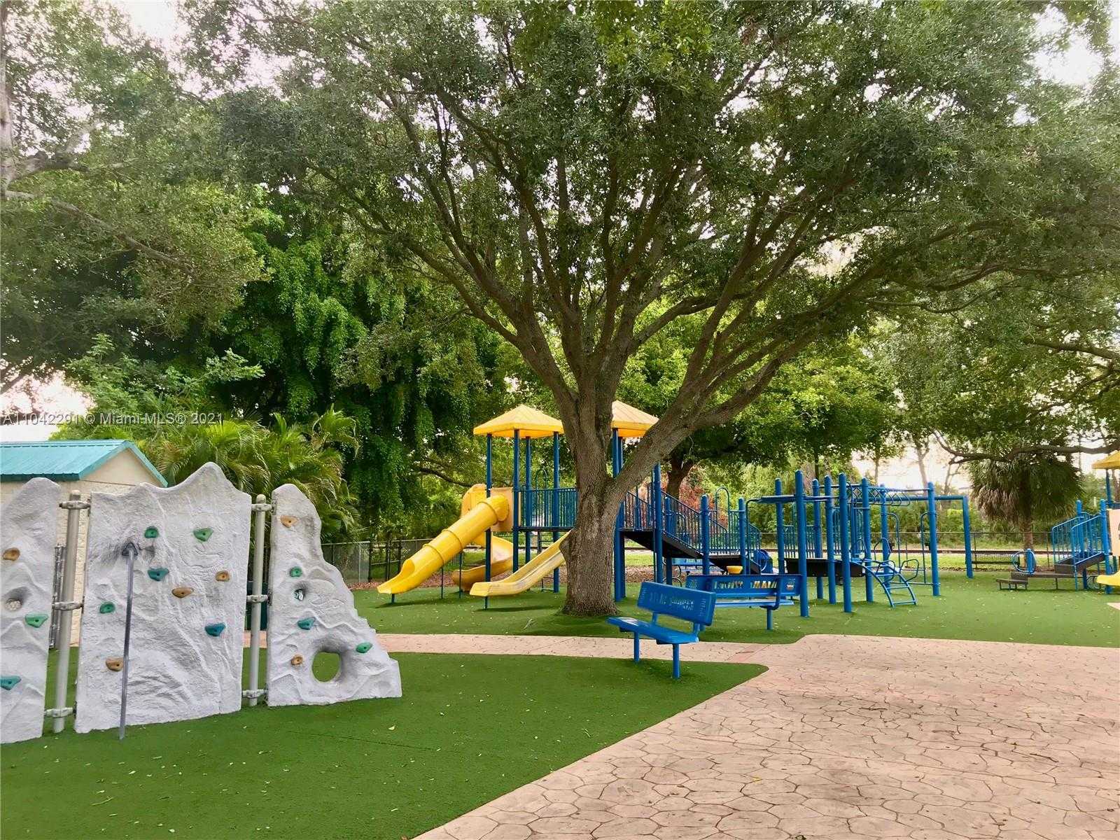 Small Image of 9139 NORTH EAST 10TH AVE, Miami Shores Number 13