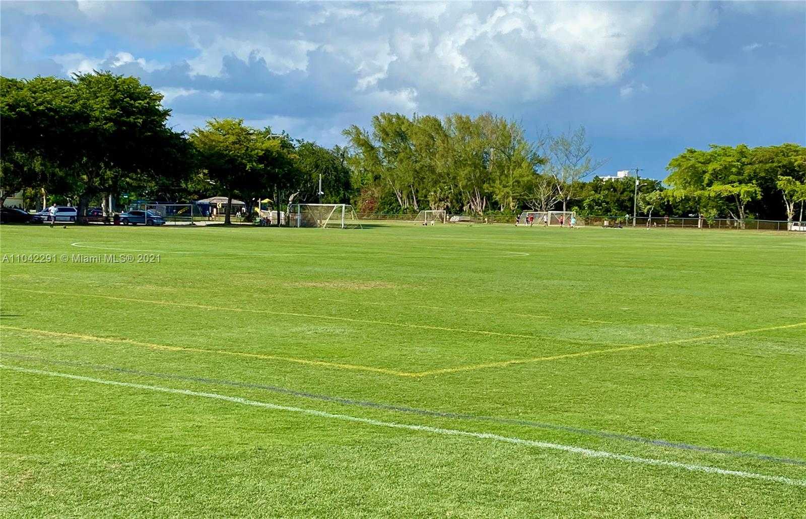 Small Image of 9139 NORTH EAST 10TH AVE, Miami Shores Number 14