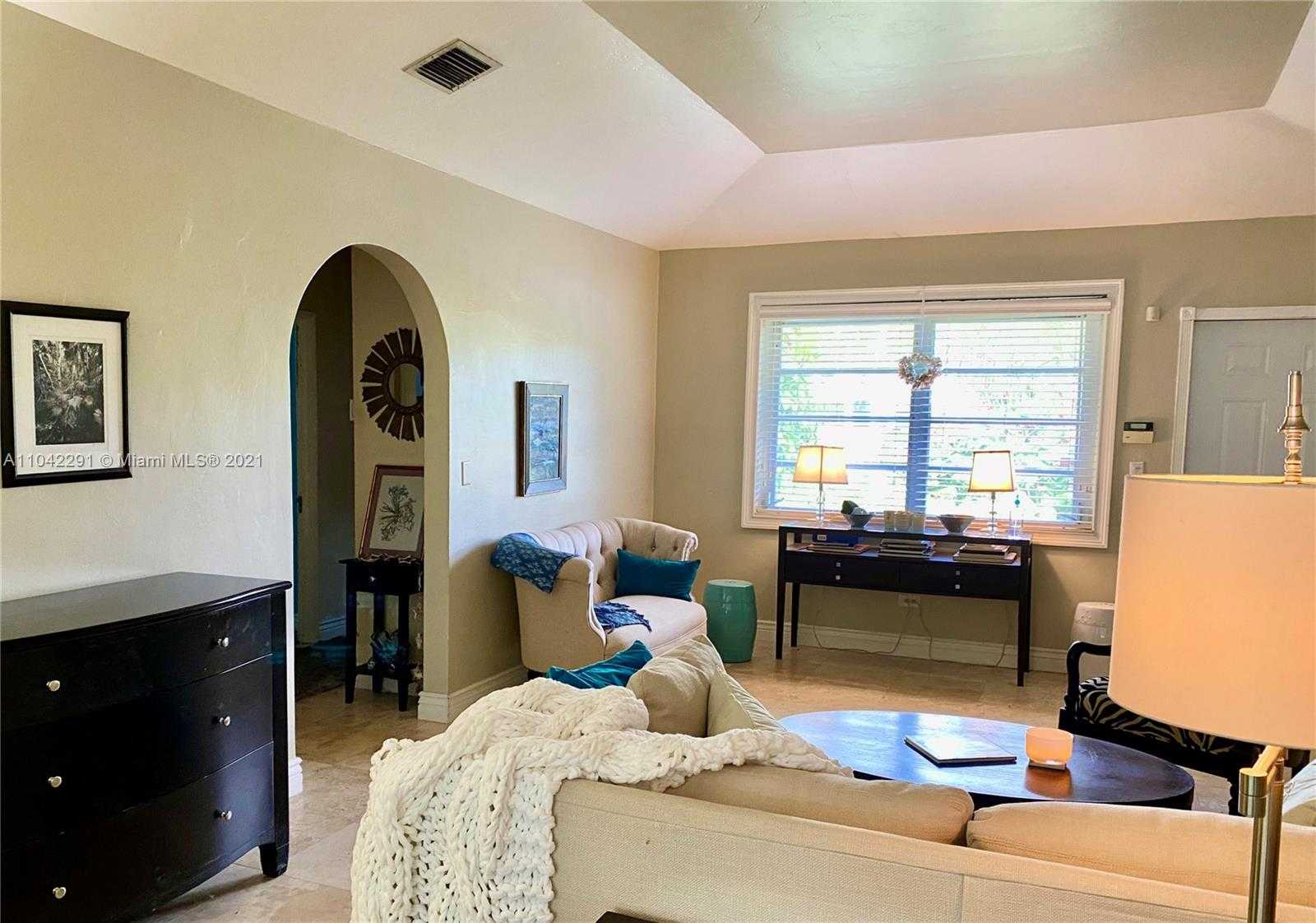 Small Image of 9139 NORTH EAST 10TH AVE, Miami Shores Number 3