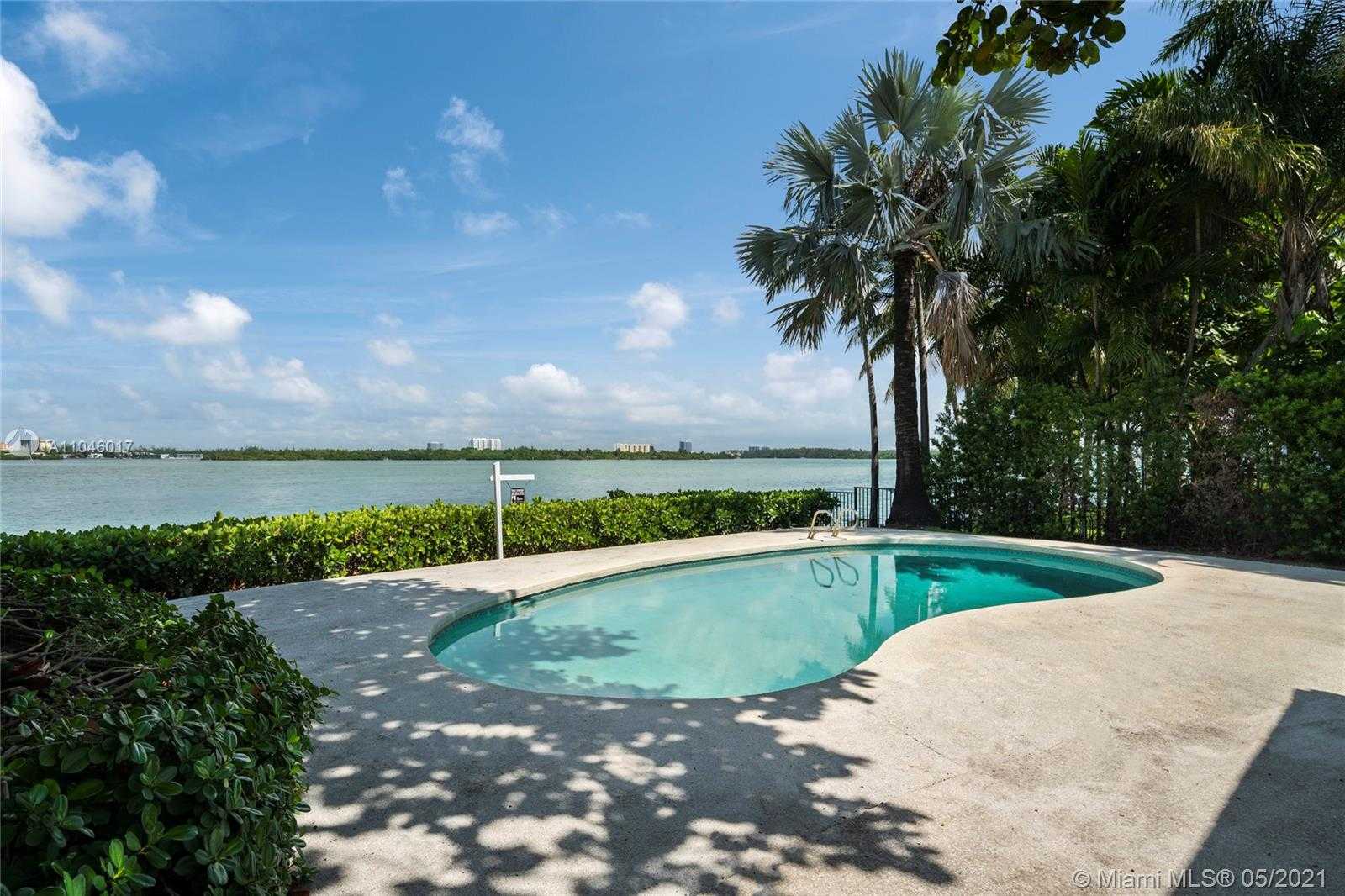 Small Image of 216 BAL BAY DR, Bal Harbour Number 3