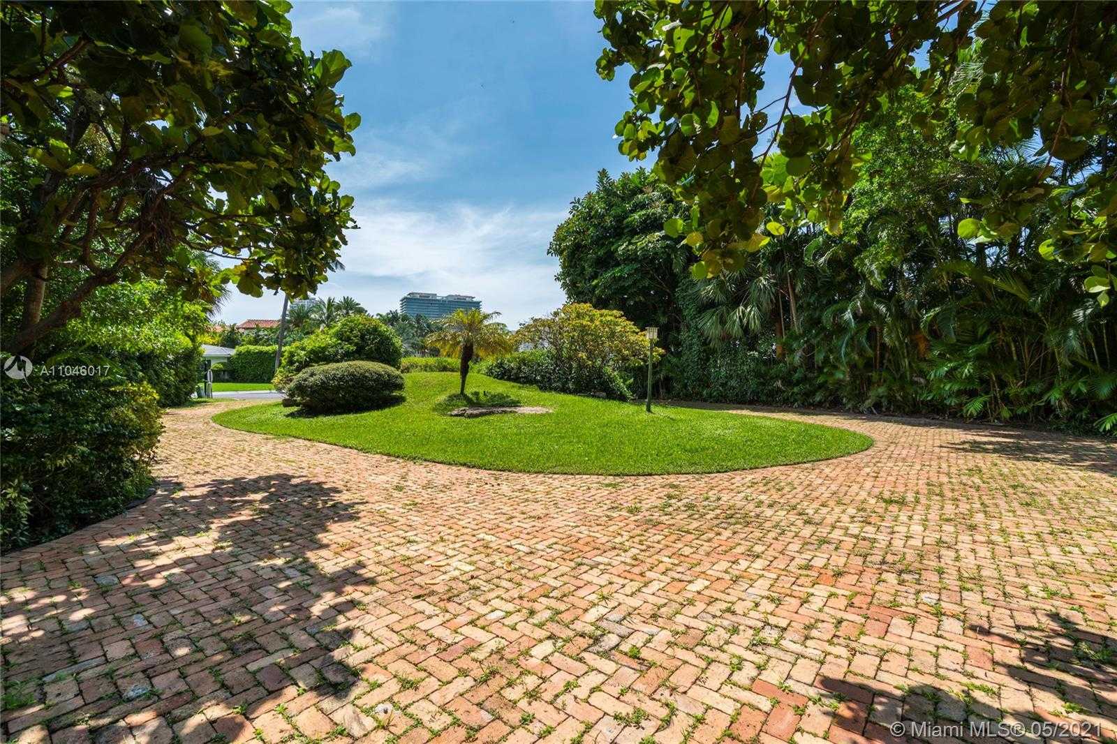 Small Image of 216 BAL BAY DR, Bal Harbour Number 5