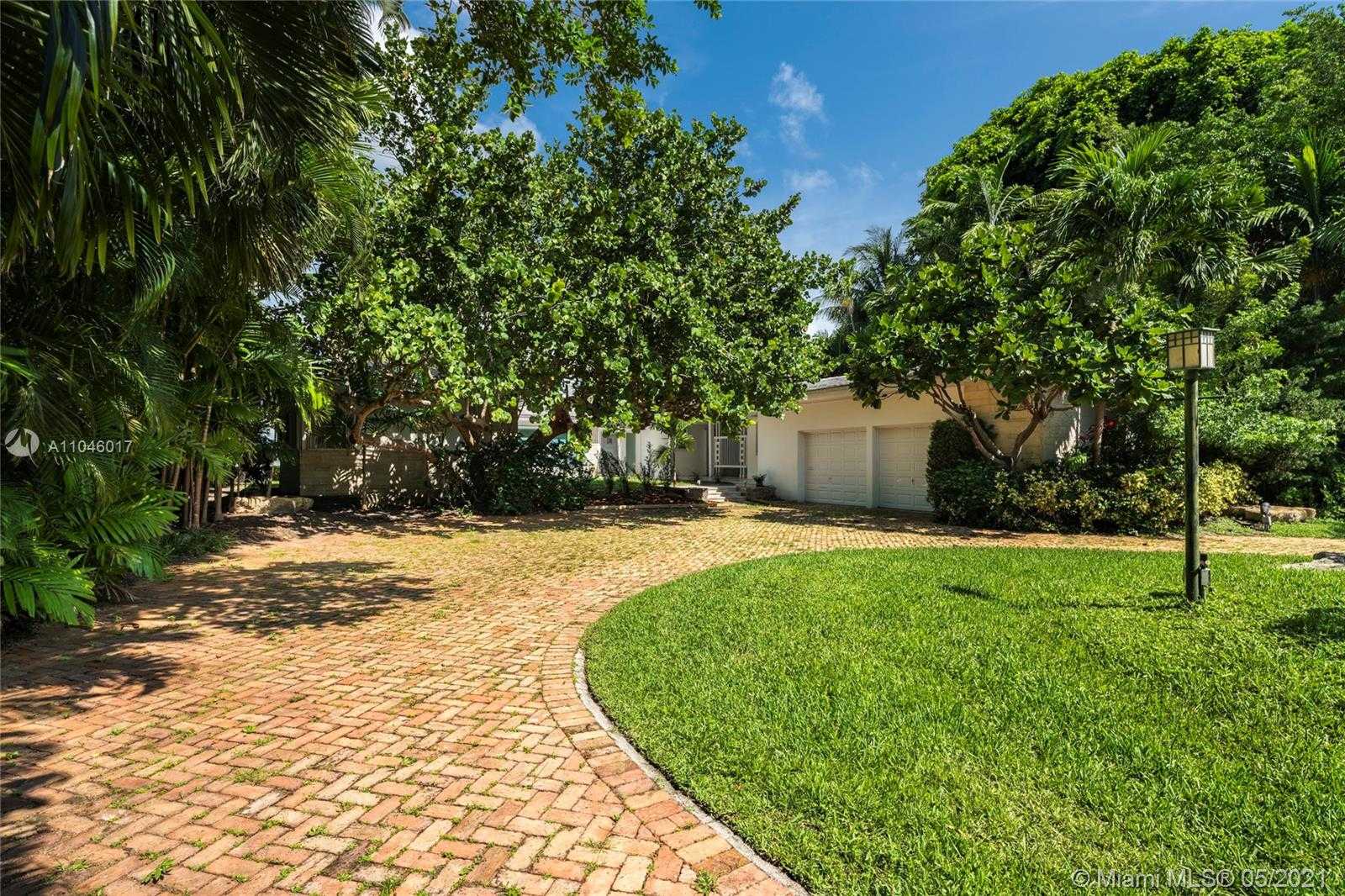 Small Image of 216 BAL BAY DR, Bal Harbour Number 6