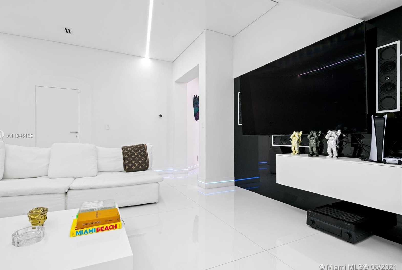 Small Image of 3710 NORTH EAST 208TH TER, Aventura Number 11