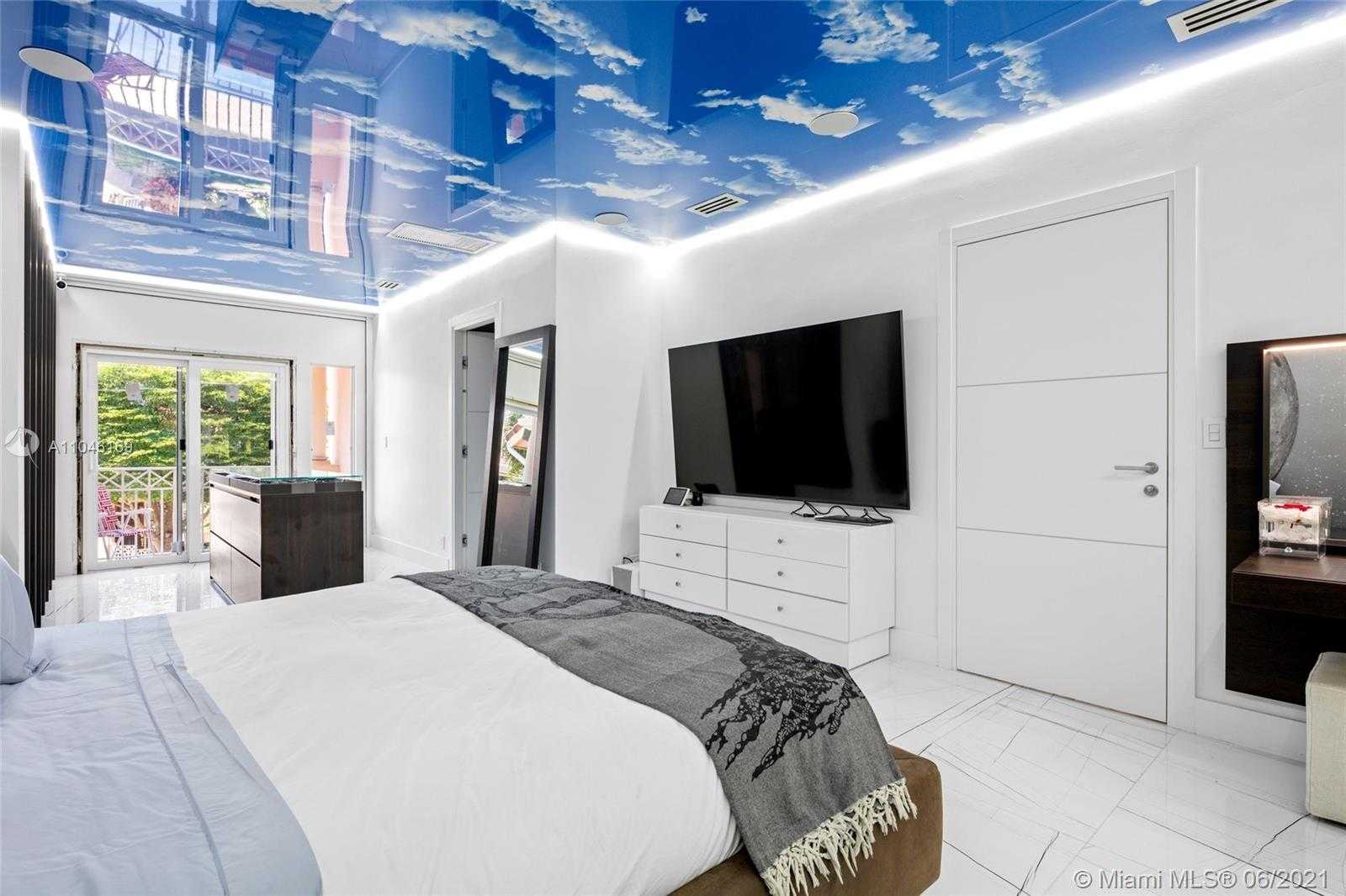 Small Image of 3710 NORTH EAST 208TH TER, Aventura Number 19