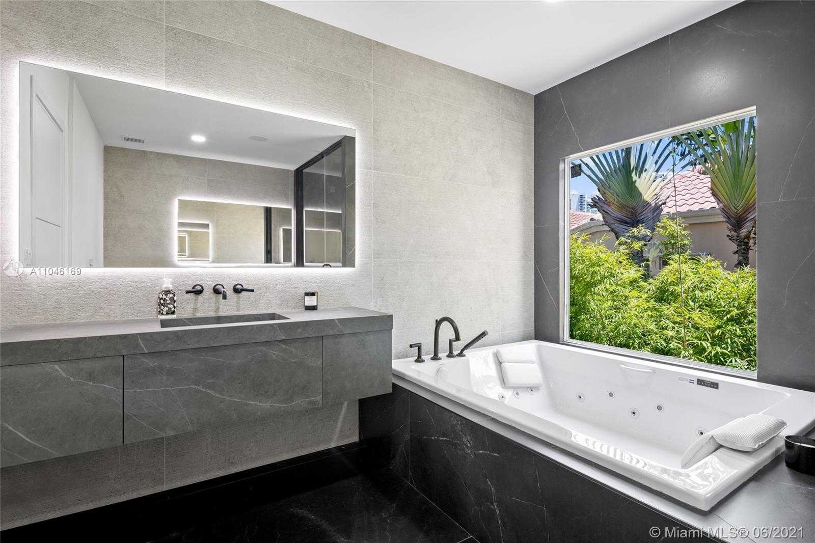 Small Image of 3710 NORTH EAST 208TH TER, Aventura Number 26