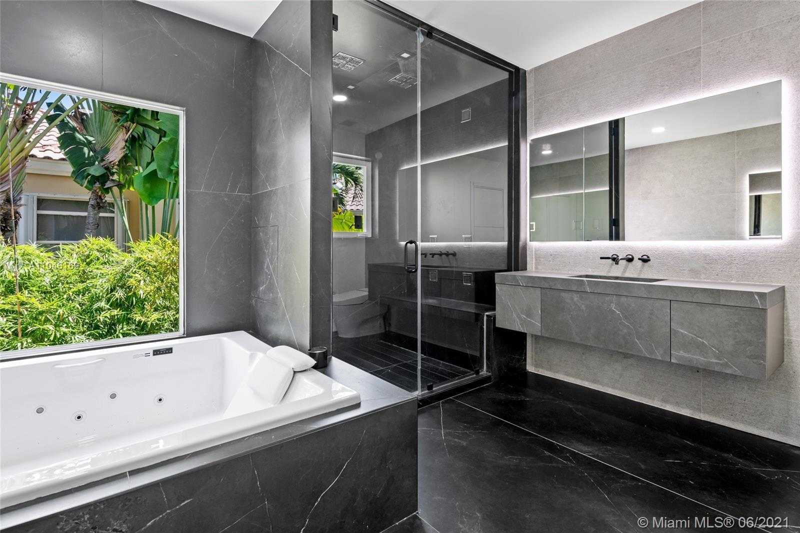 Small Image of 3710 NORTH EAST 208TH TER, Aventura Number 27