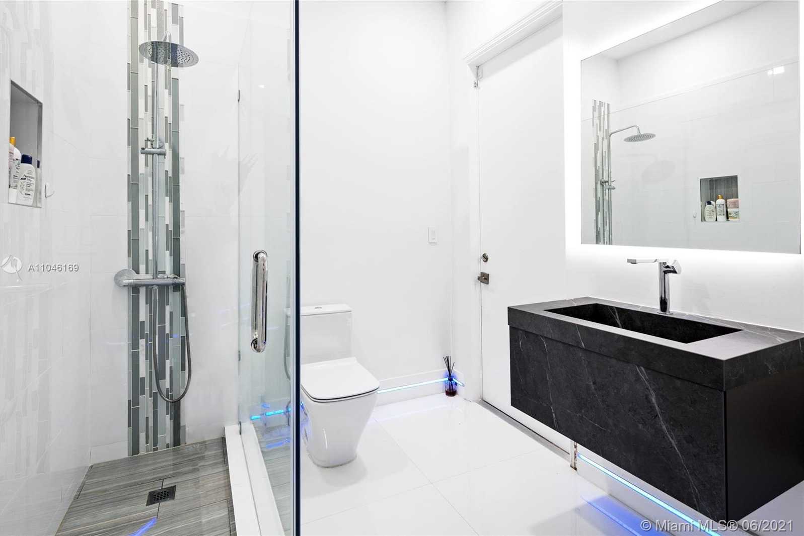 Small Image of 3710 NORTH EAST 208TH TER, Aventura Number 34
