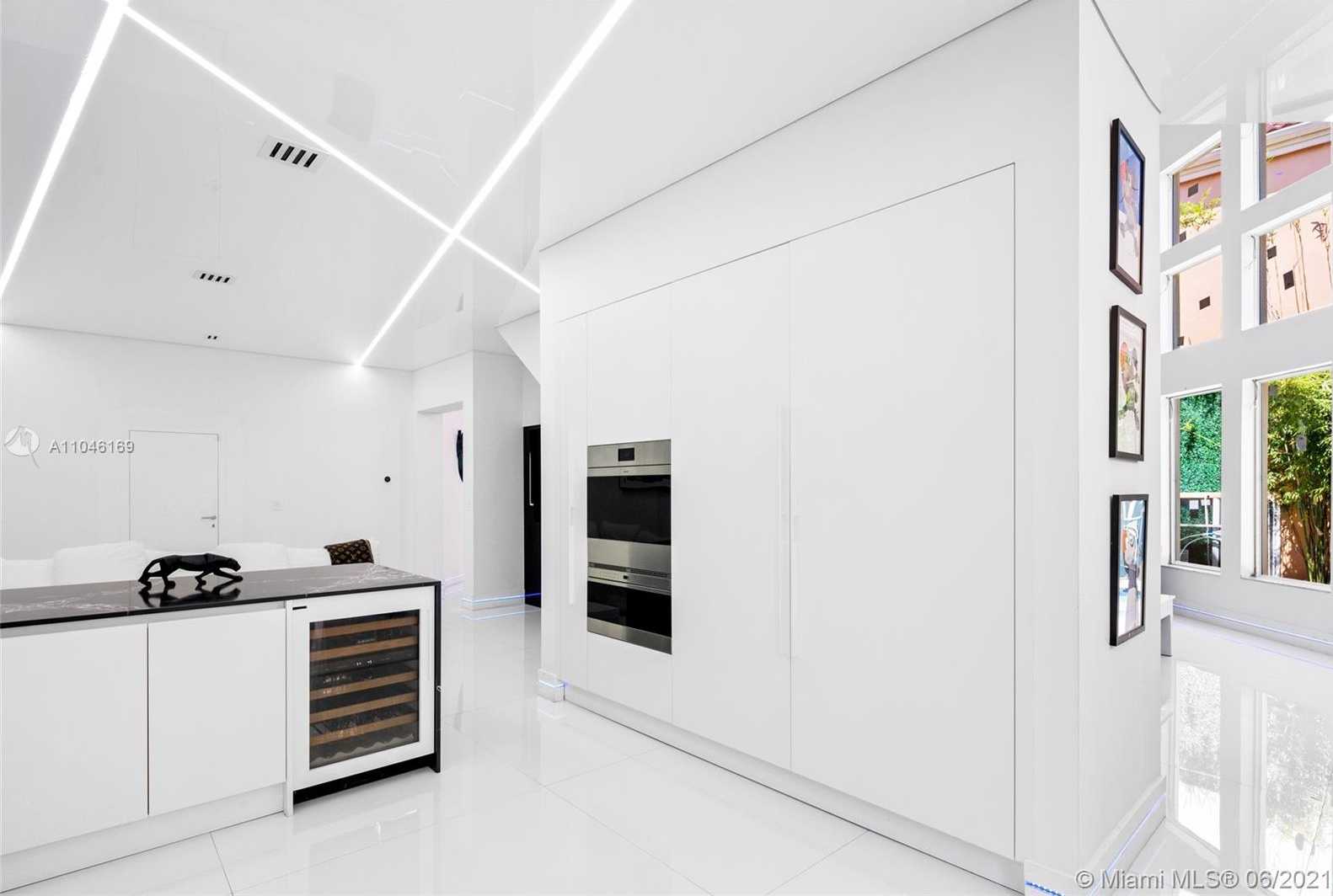 Small Image of 3710 NORTH EAST 208TH TER, Aventura Number 9