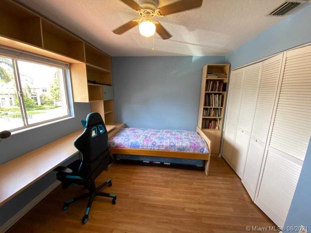 Small Image of 20178 PALM ISLAND DR, Boca Raton Number 20