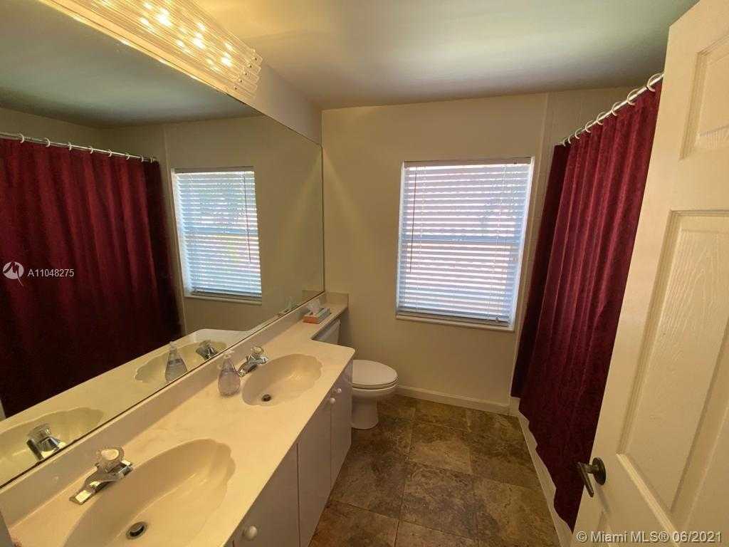 Small Image of 20178 PALM ISLAND DR, Boca Raton Number 24