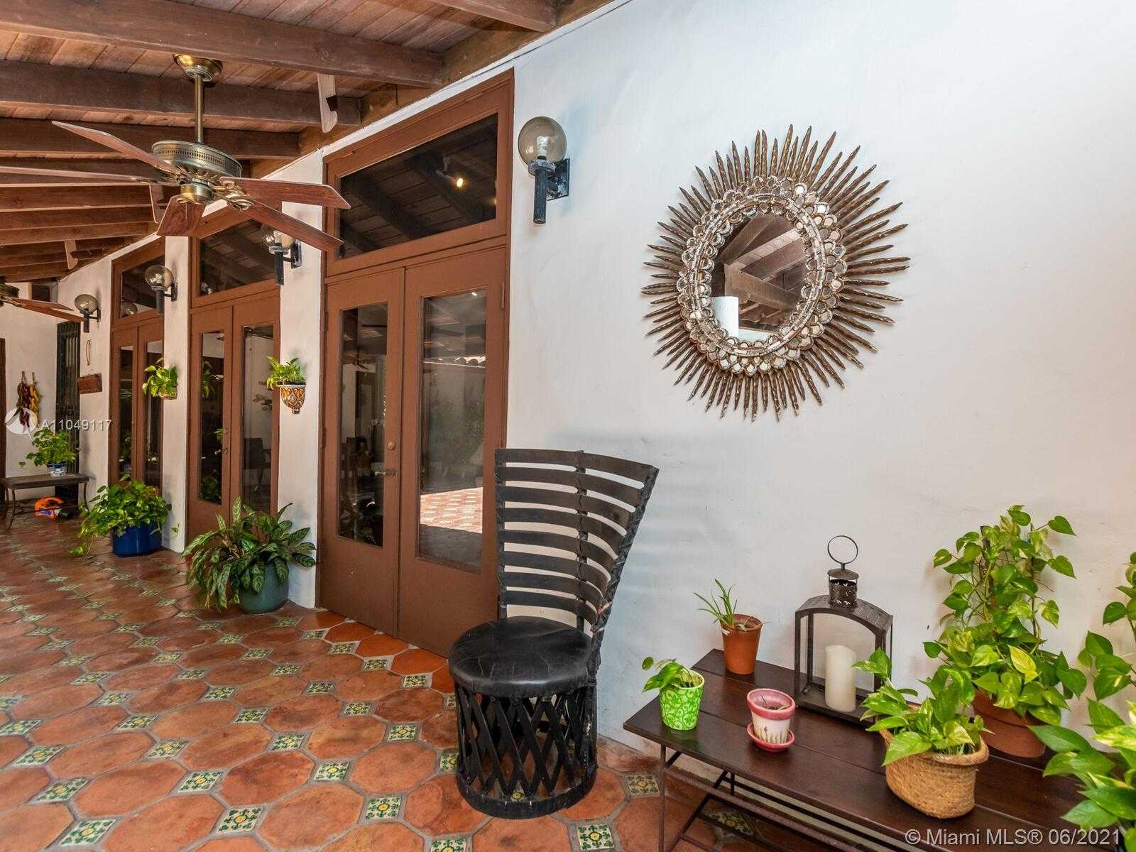 Small Image of 2811 EMATHLA ST, Miami Number 11