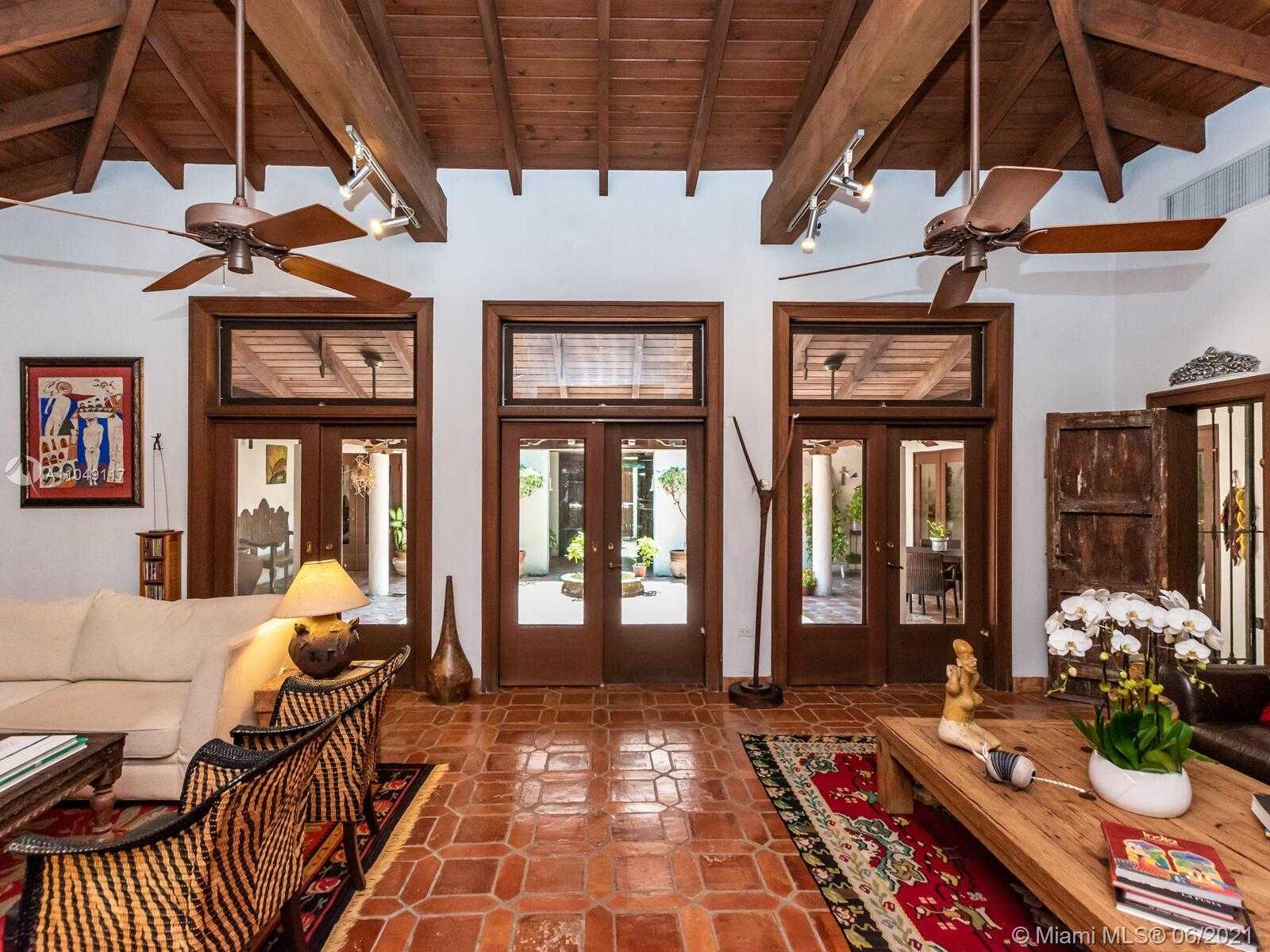 Small Image of 2811 EMATHLA ST, Miami Number 15