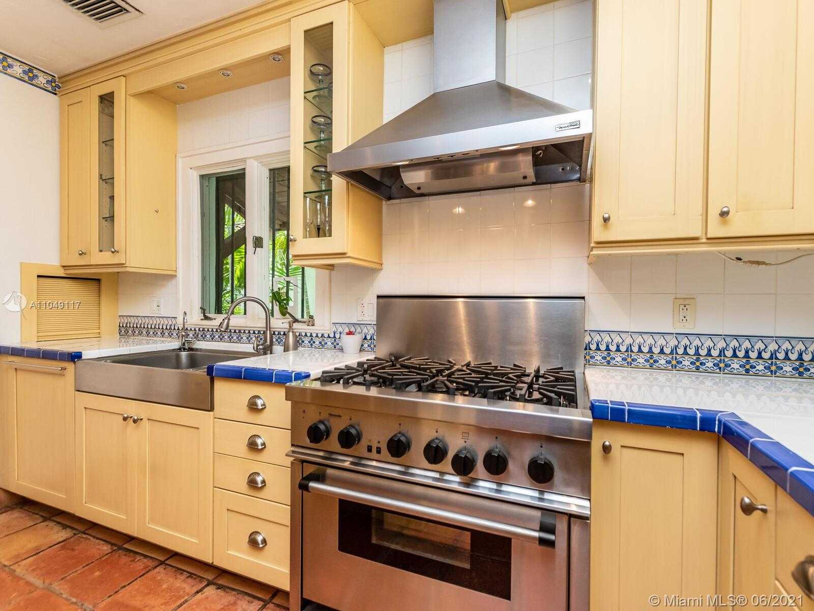 Small Image of 2811 EMATHLA ST, Miami Number 22