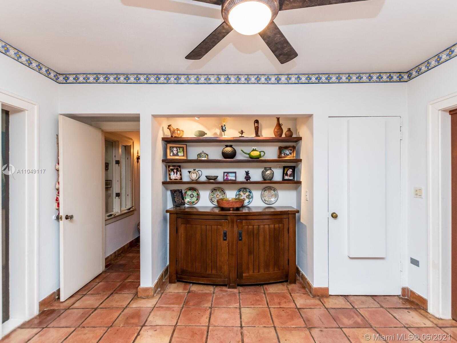 Small Image of 2811 EMATHLA ST, Miami Number 28