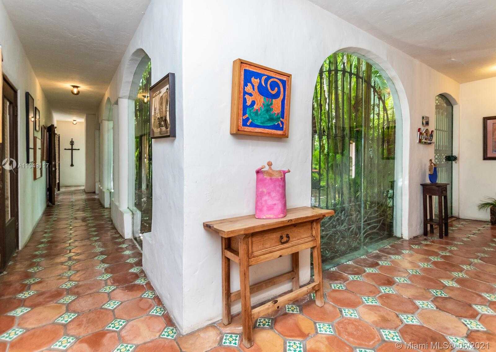Small Image of 2811 EMATHLA ST, Miami Number 30