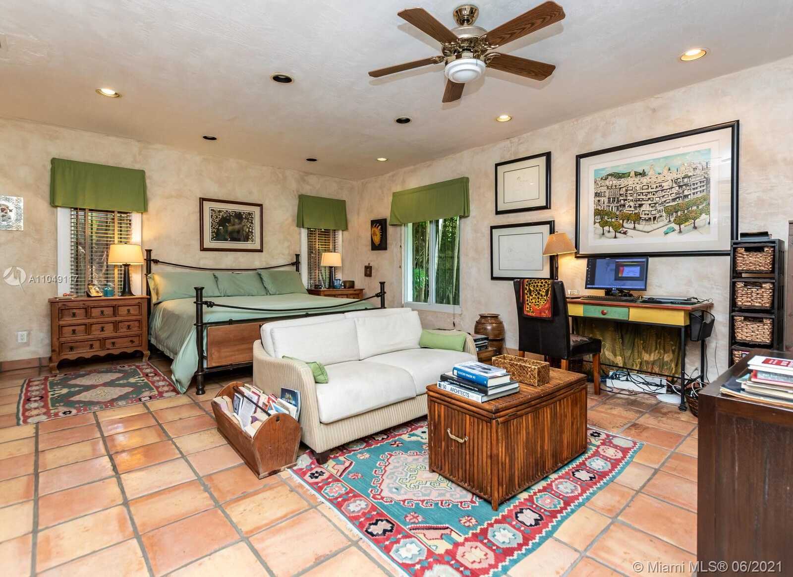 Small Image of 2811 EMATHLA ST, Miami Number 32