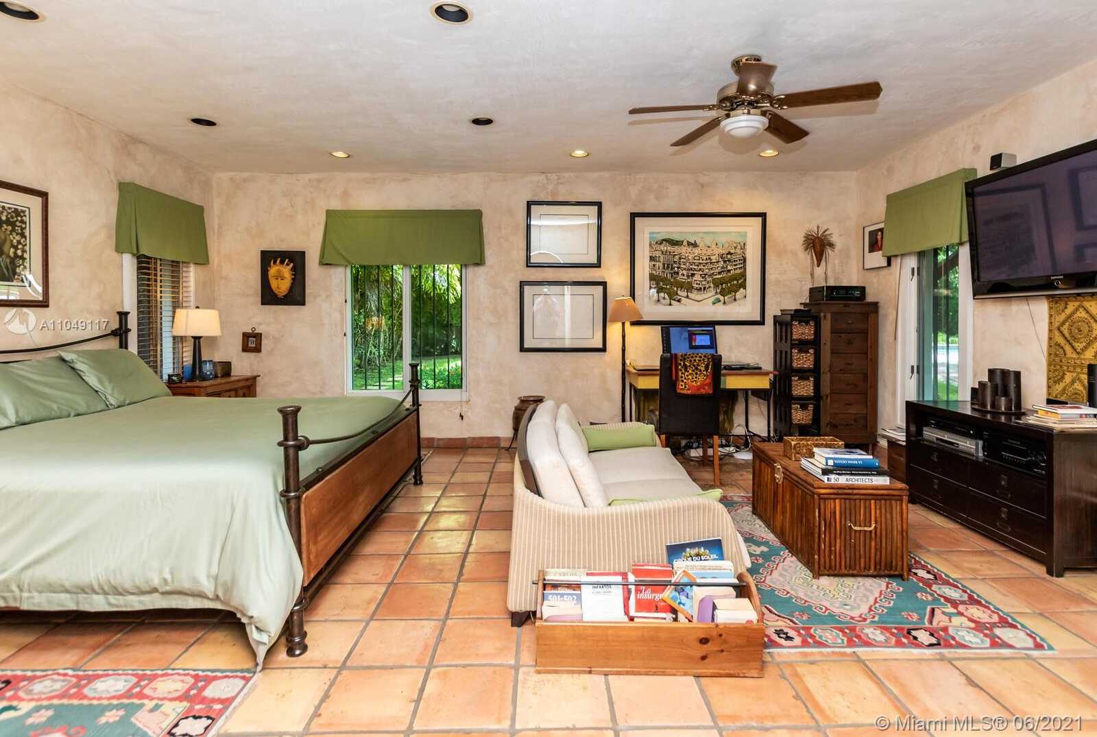 Small Image of 2811 EMATHLA ST, Miami Number 33