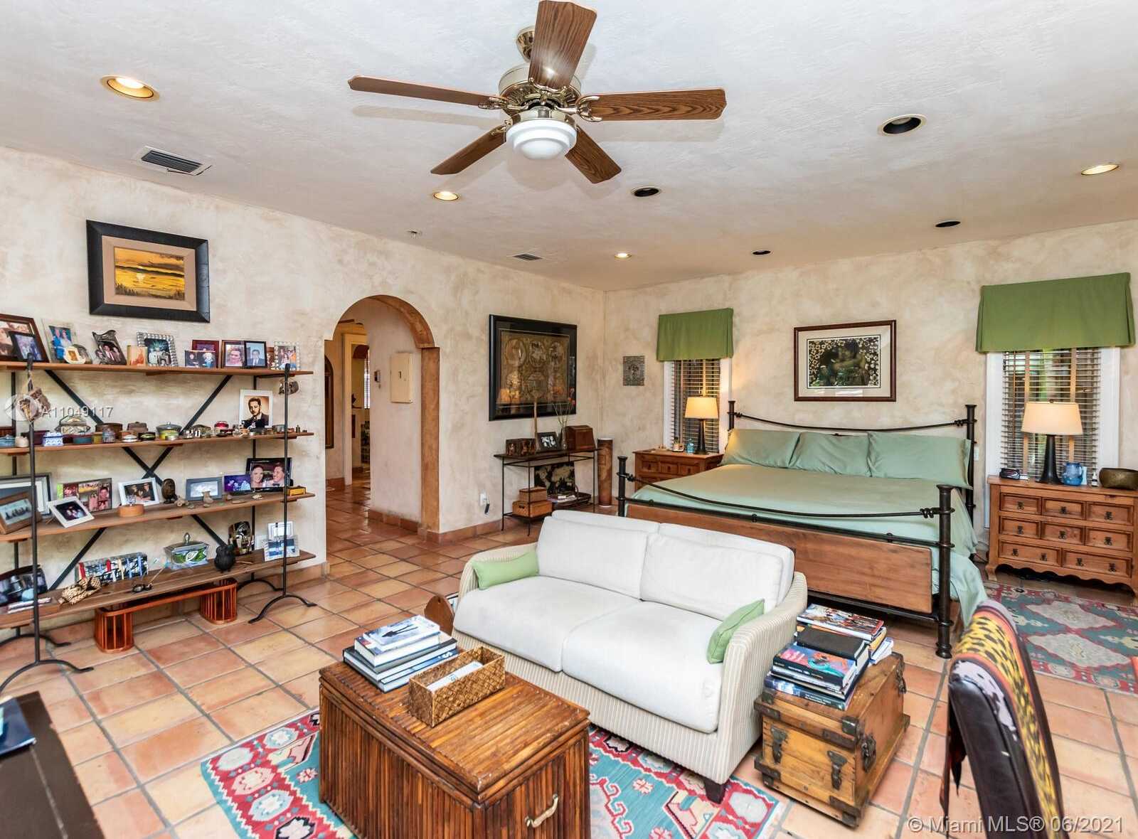 Small Image of 2811 EMATHLA ST, Miami Number 34