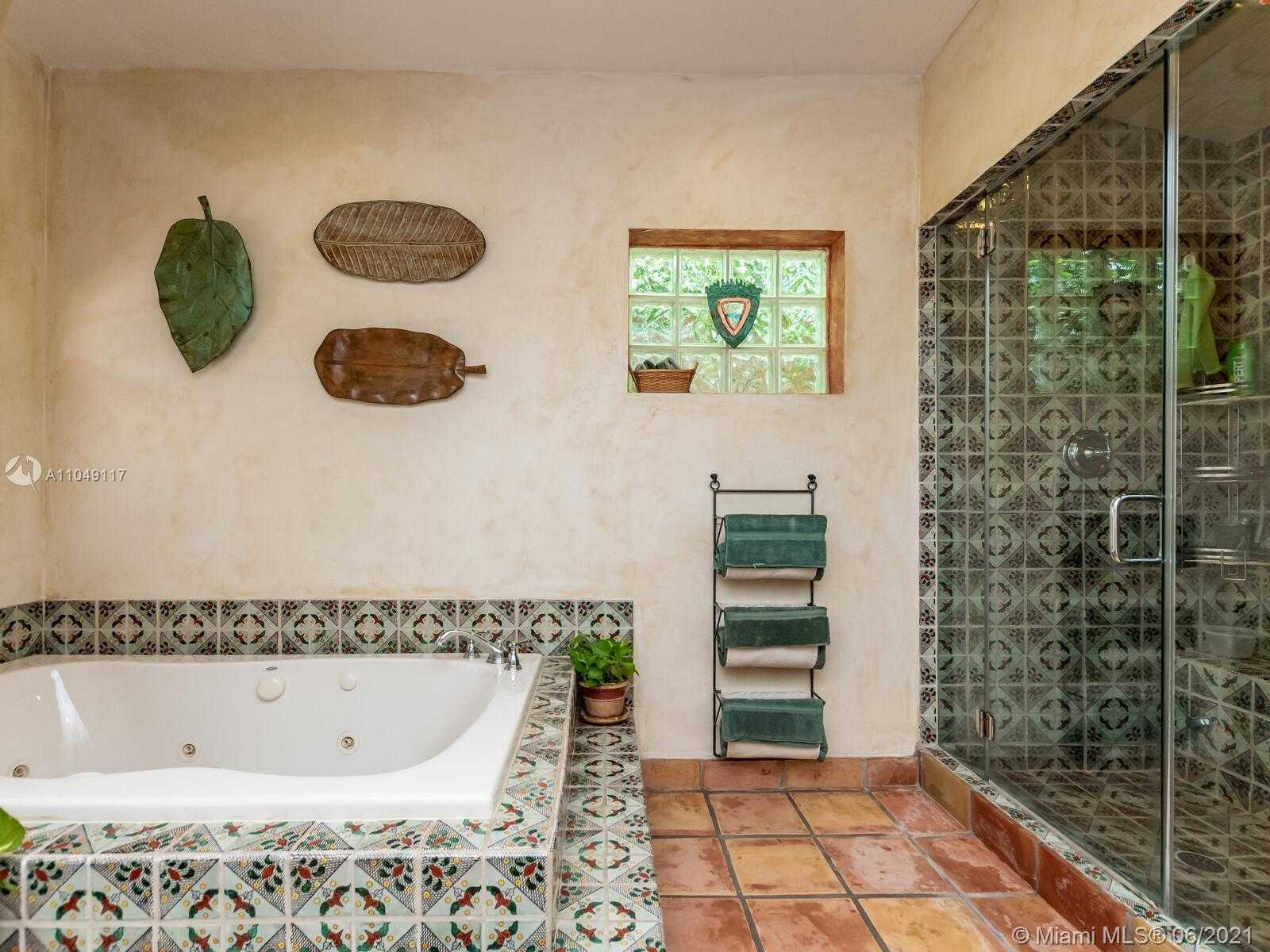 Small Image of 2811 EMATHLA ST, Miami Number 39