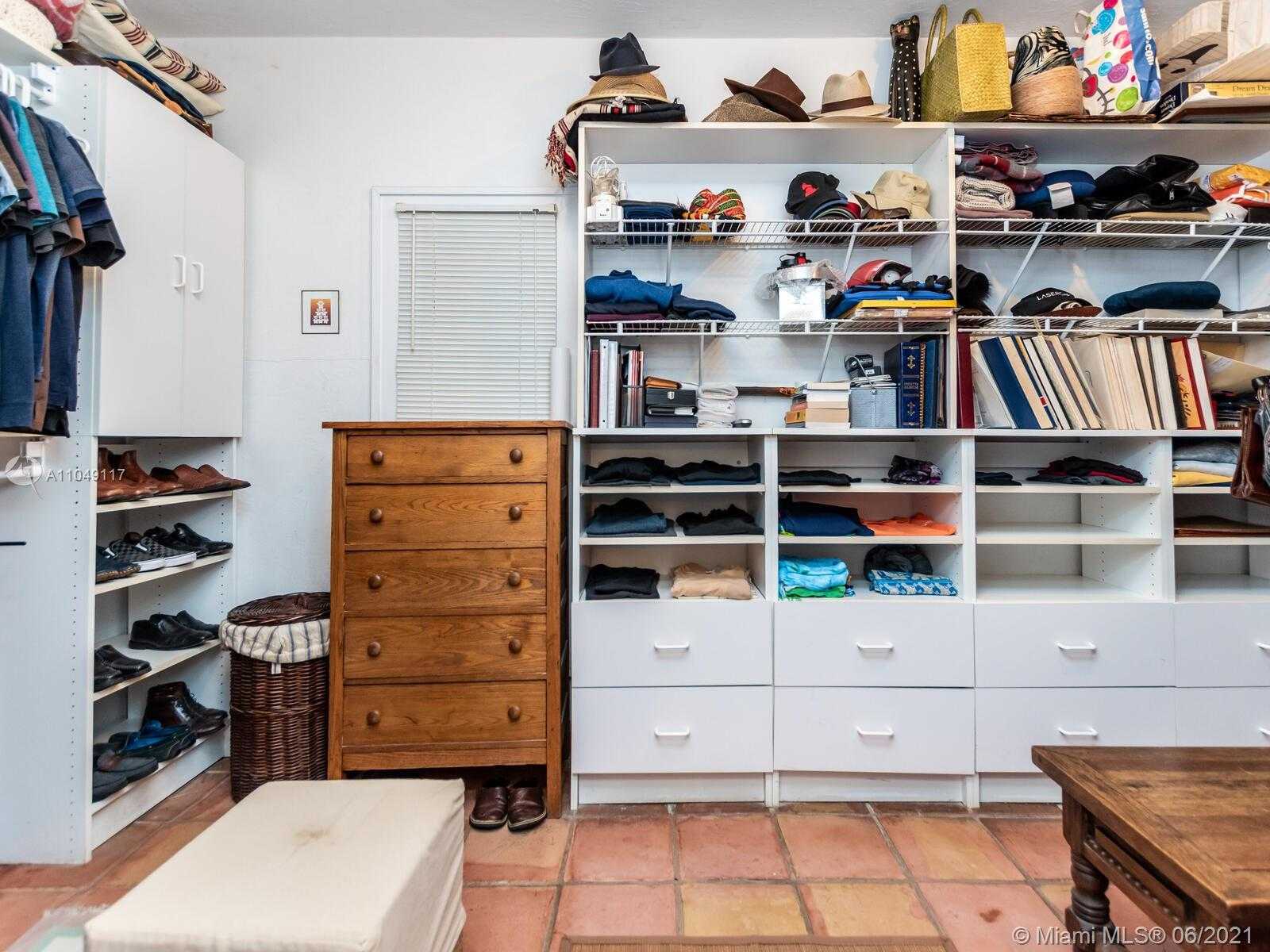 Small Image of 2811 EMATHLA ST, Miami Number 41