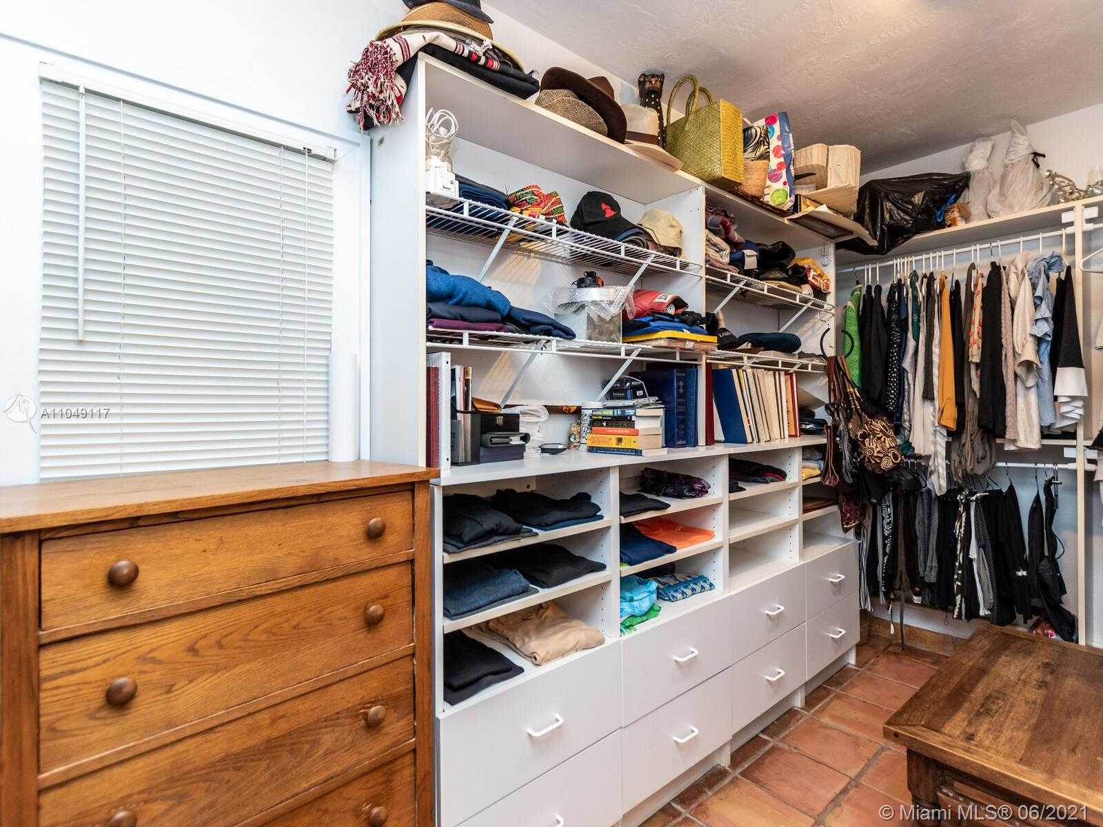Small Image of 2811 EMATHLA ST, Miami Number 42