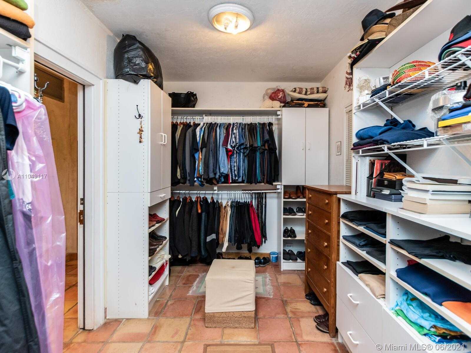 Small Image of 2811 EMATHLA ST, Miami Number 43