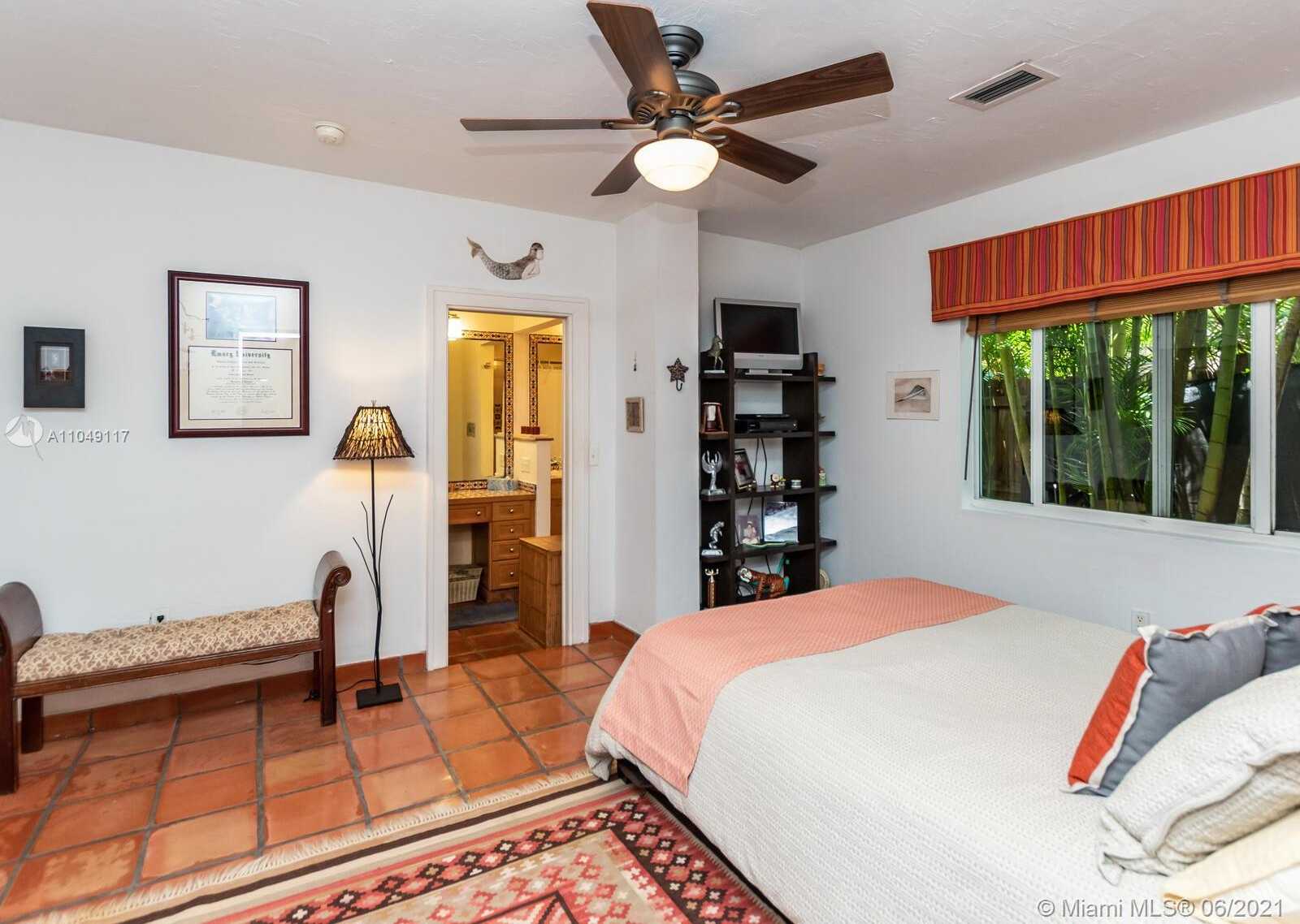Small Image of 2811 EMATHLA ST, Miami Number 47
