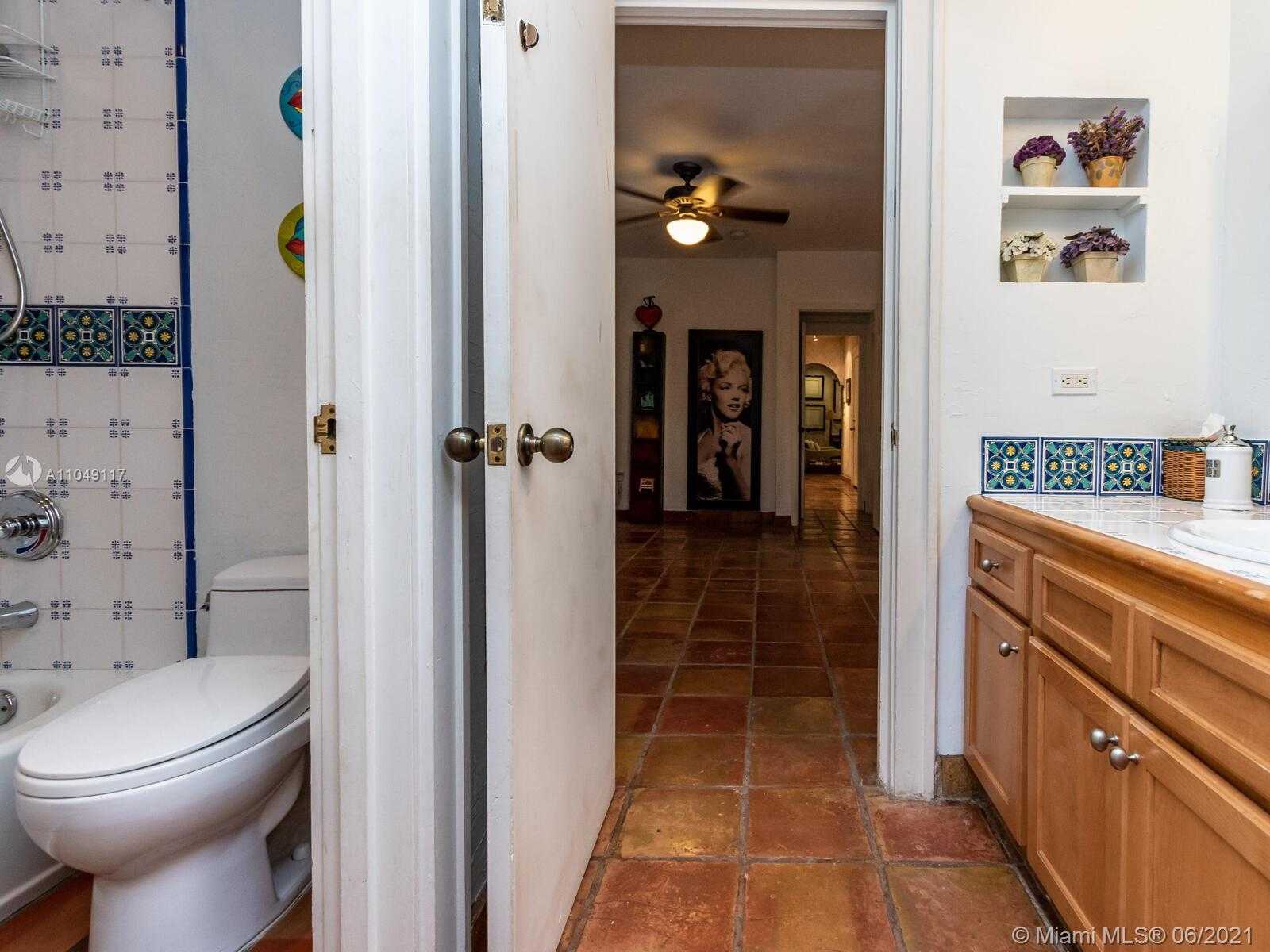Small Image of 2811 EMATHLA ST, Miami Number 51
