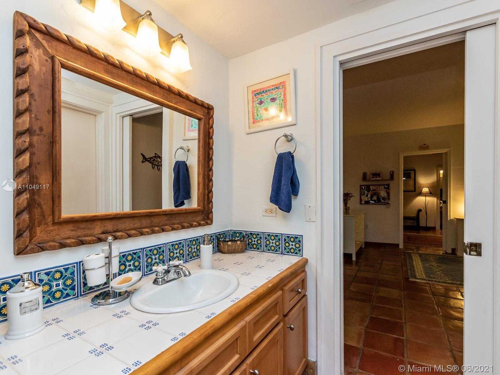 Small Image of 2811 EMATHLA ST, Miami Number 52