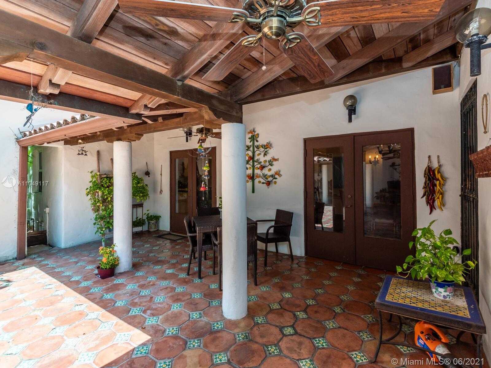 Small Image of 2811 EMATHLA ST, Miami Number 6
