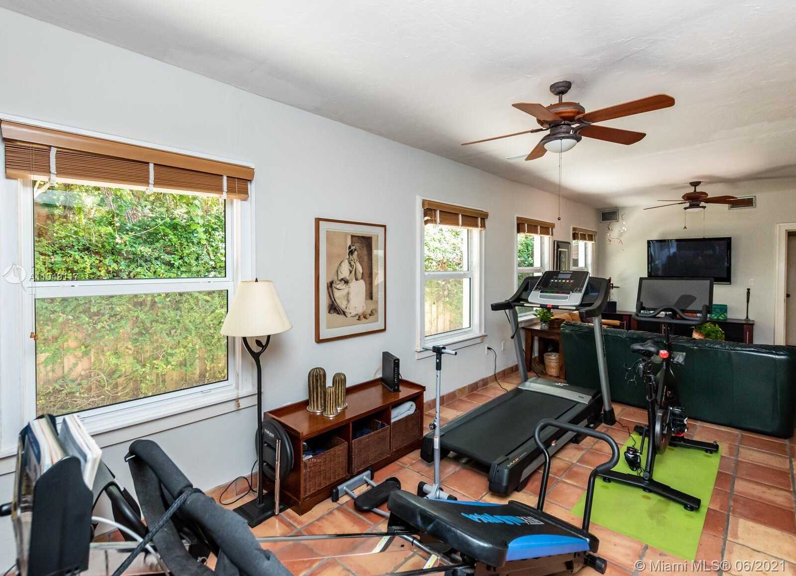 Small Image of 2811 EMATHLA ST, Miami Number 60