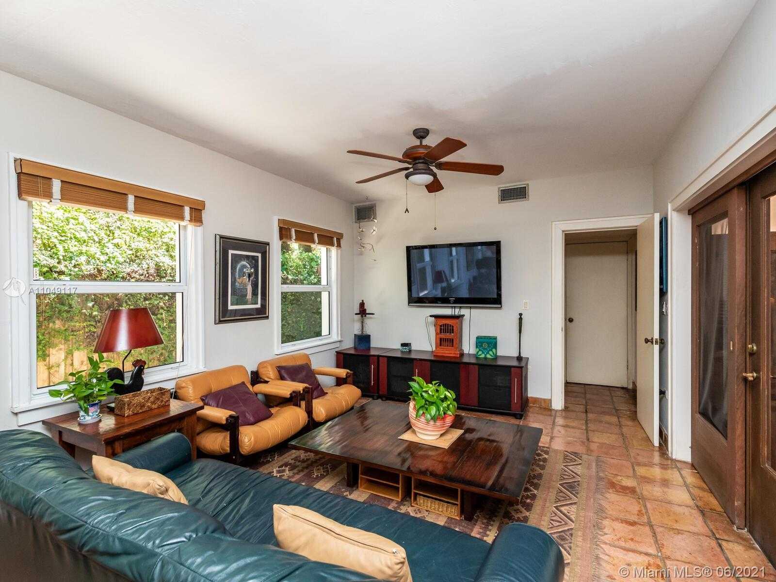 Small Image of 2811 EMATHLA ST, Miami Number 61