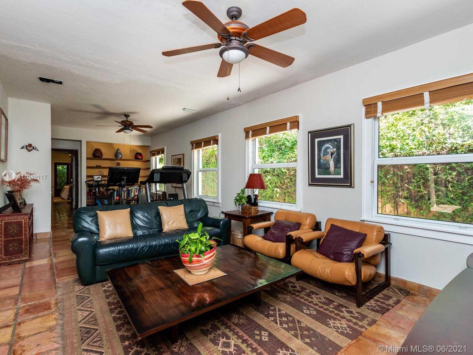 Small Image of 2811 EMATHLA ST, Miami Number 62