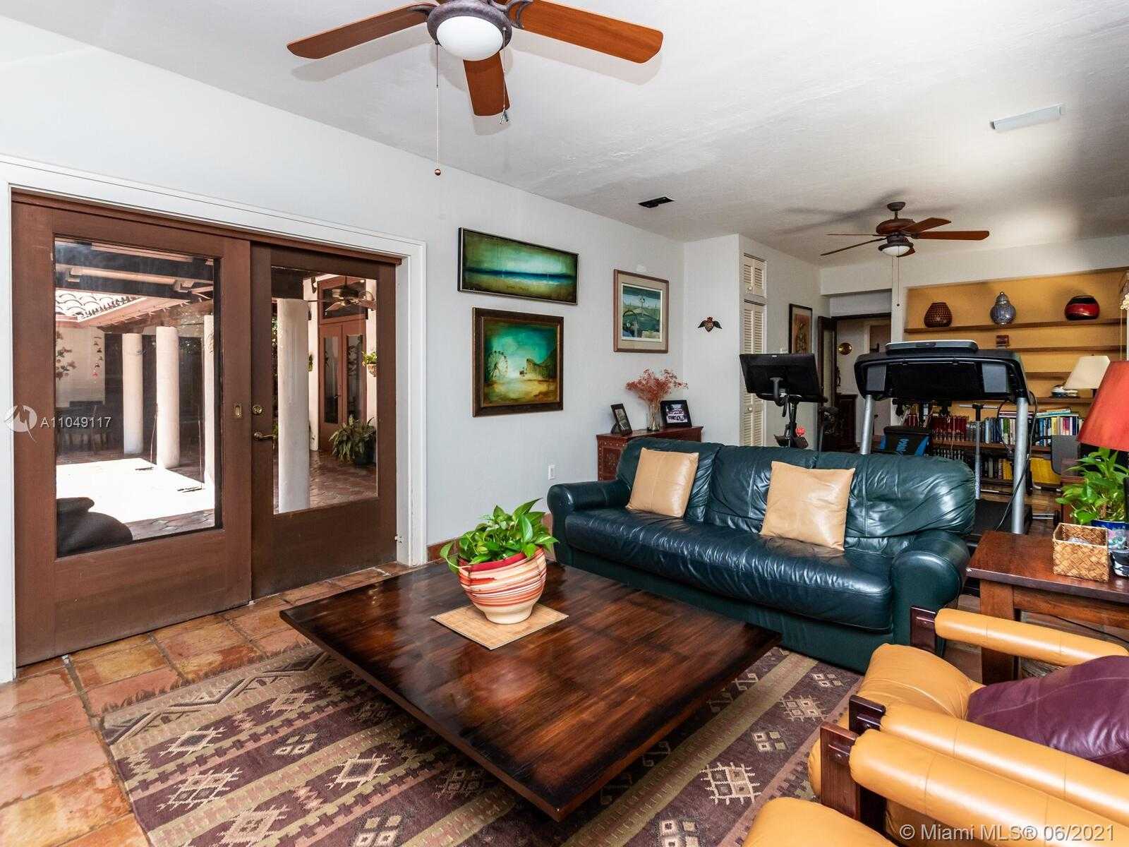 Small Image of 2811 EMATHLA ST, Miami Number 64