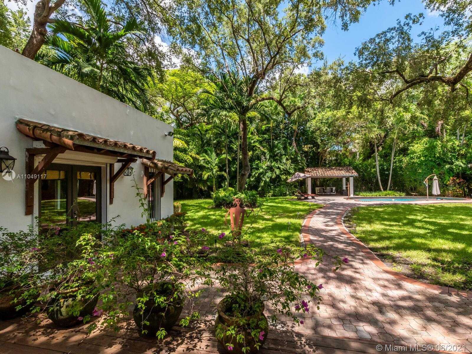 Small Image of 2811 EMATHLA ST, Miami Number 74
