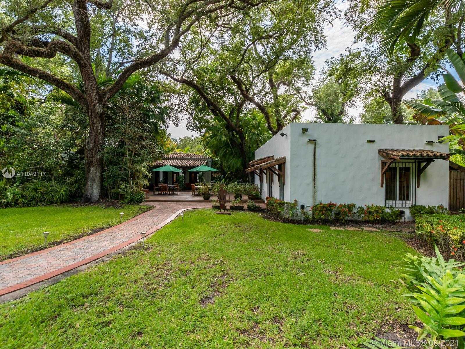 Small Image of 2811 EMATHLA ST, Miami Number 85