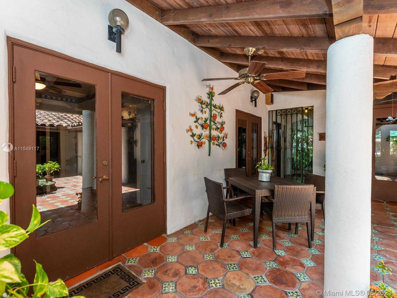 Small Image of 2811 EMATHLA ST, Miami Number 9
