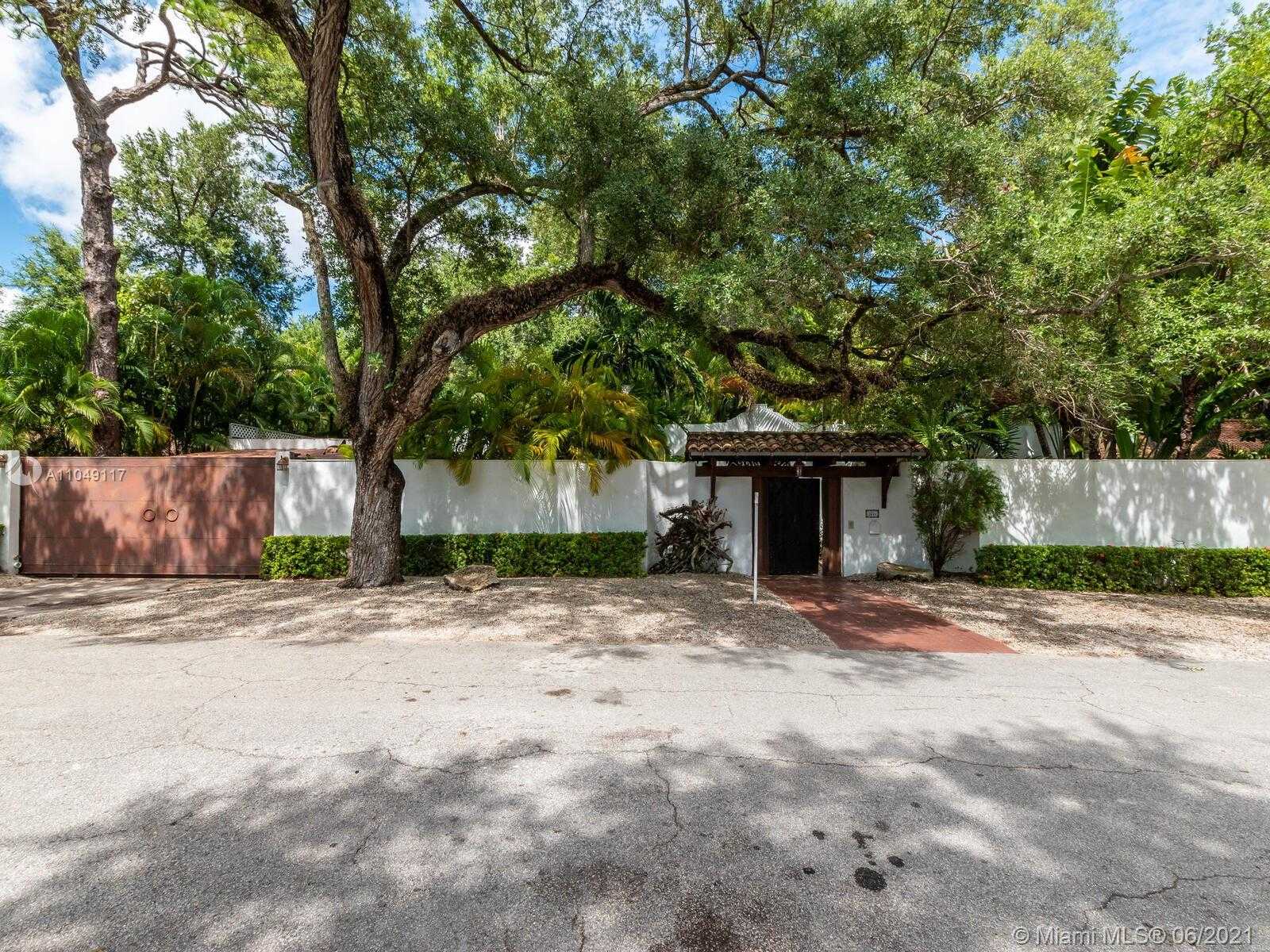 Small Image of 2811 EMATHLA ST, Miami Number 90